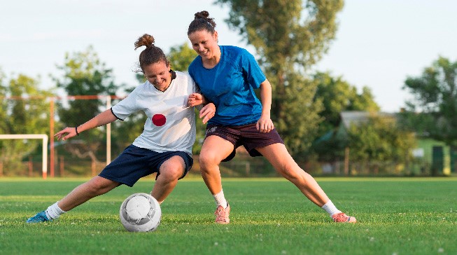 鹈鹕98-94力克黄蜂终结对手5连败！布鲁克斯17+8关键防守，布里奇斯空砍20+6.